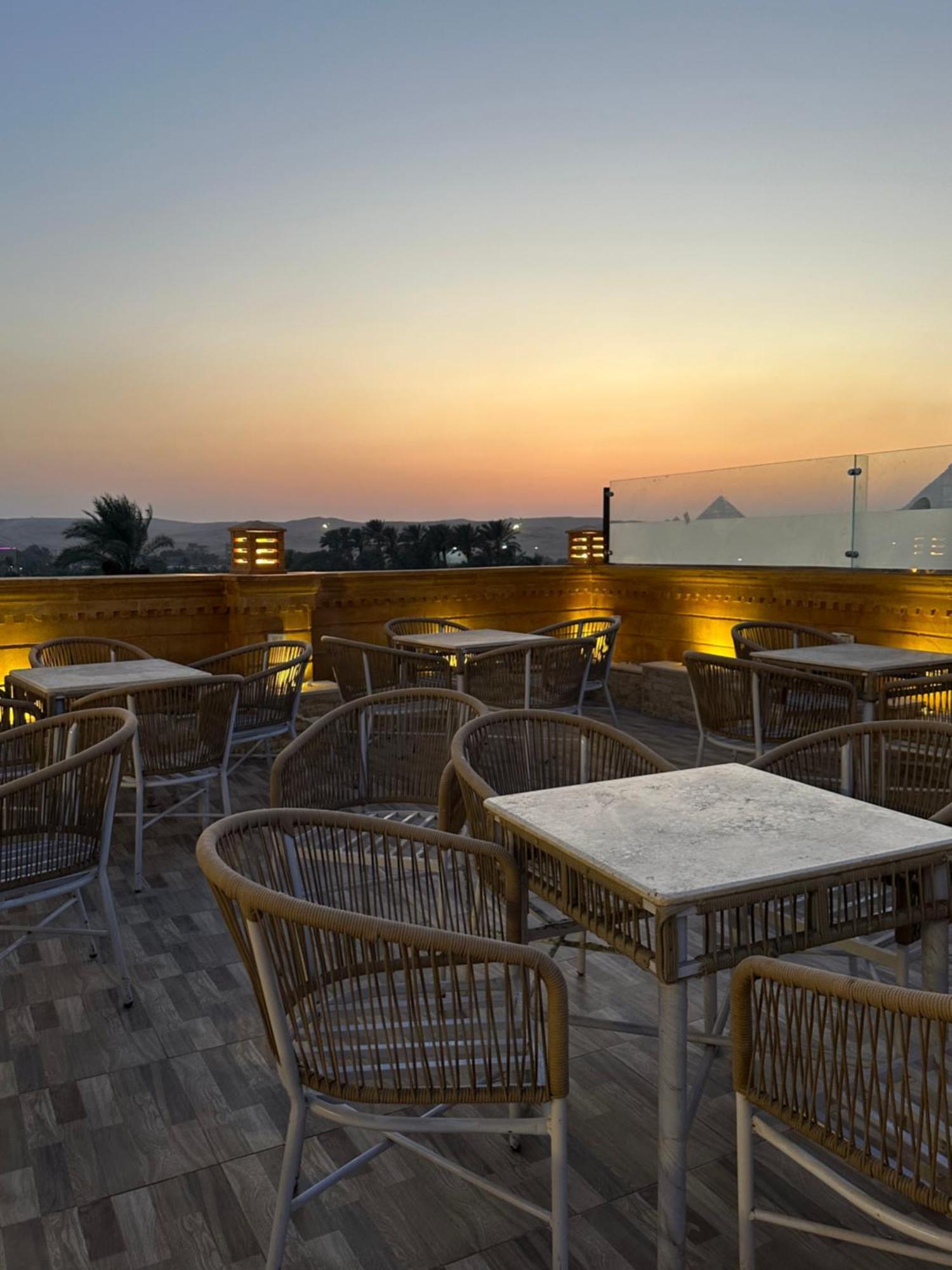 Taj Pyramids View Inn Kafret el-Gabal Kültér fotó