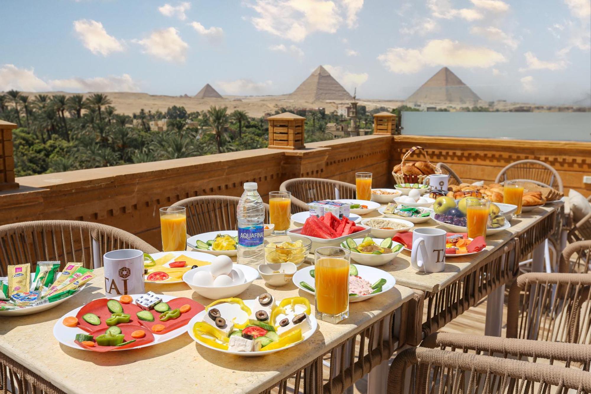 Taj Pyramids View Inn Kafret el-Gabal Kültér fotó