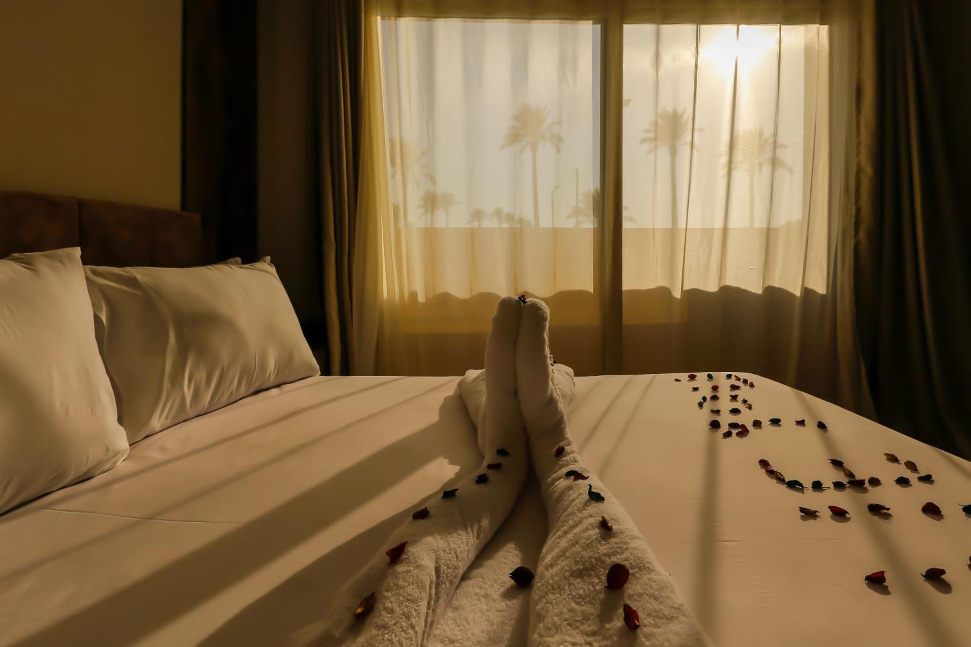 Taj Pyramids View Inn Kafret el-Gabal Kültér fotó