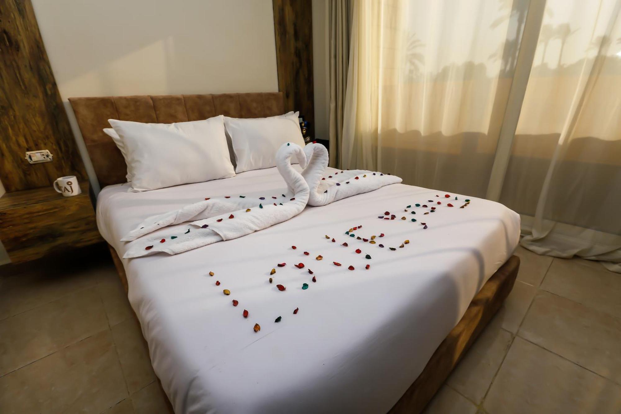Taj Pyramids View Inn Kafret el-Gabal Kültér fotó